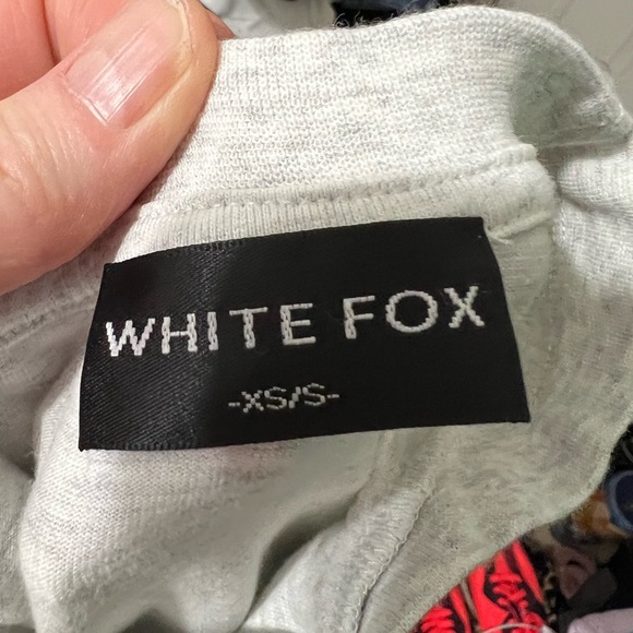 White Fox Boutique Volume 3 Tee Shirt & Biker Shorts - Picture 12 of 16